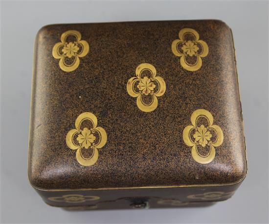 Two Japanese gilt-decorated lacquer boxes, 19th / early 20th century, 18.5cm